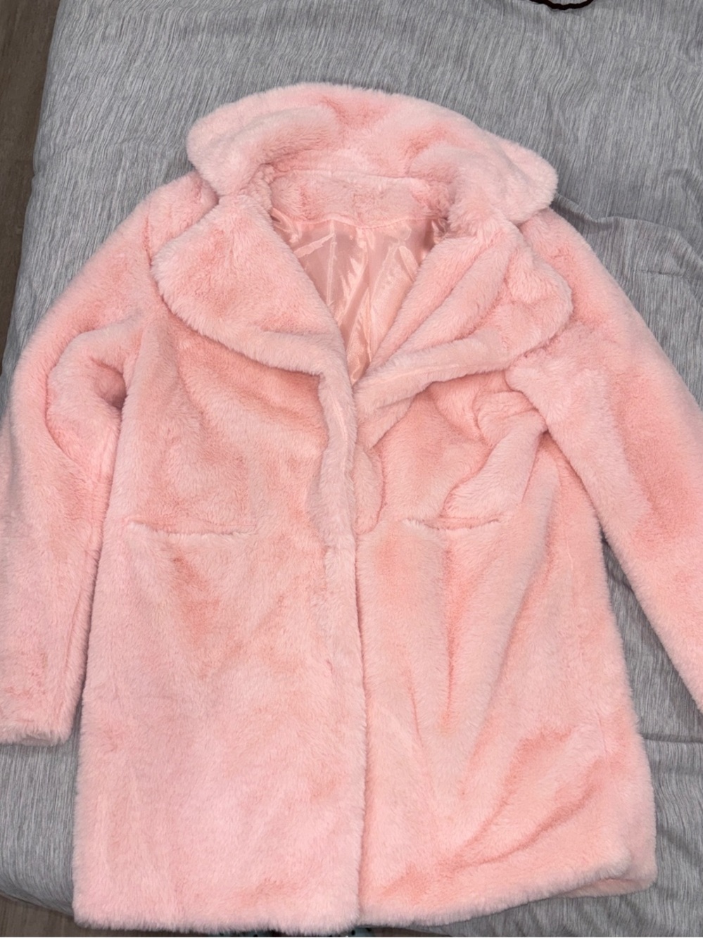 Women’s Plush Faux Fur Coat - Pink